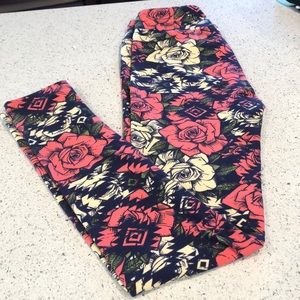 Lularoe OS leggings. NWOT. NEVER WORN.